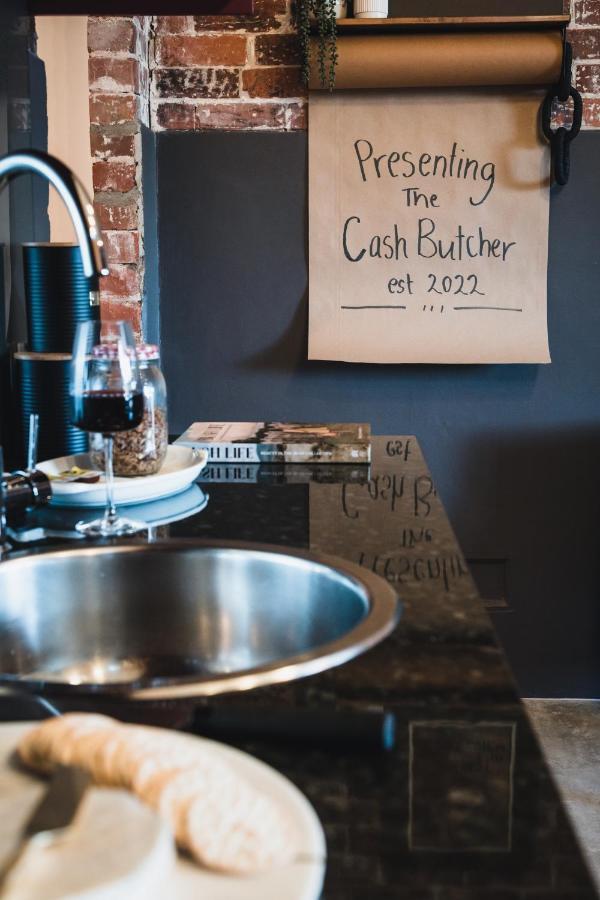 The Cash Butcher - Classy & Centrally Located 巴拉兰特 外观 照片